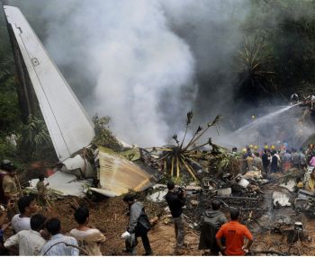 158 killed as plane crashes at Mangalore India